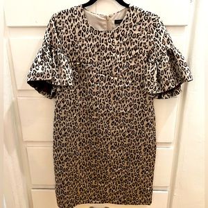 Banana Republic satin leopard print dress with puff sleeves Size 6.